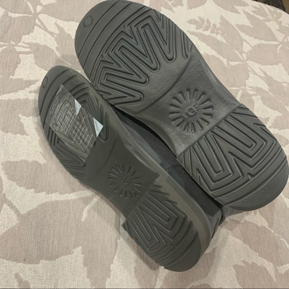 Ugg Zariyah Water Repellent Ankle Bootie In Charcoal Suede - Picture 5 of 9